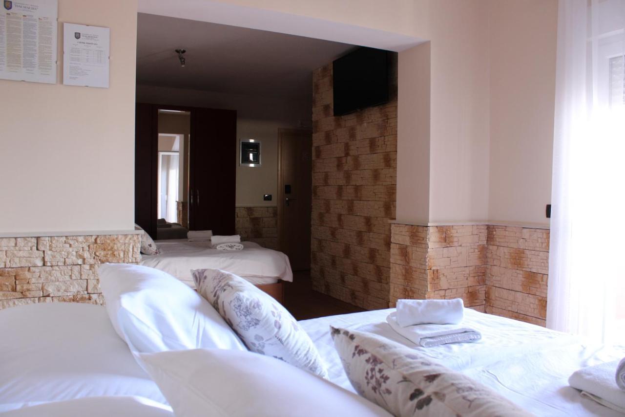 Dalmacija Bed & Breakfast Omis Exterior photo