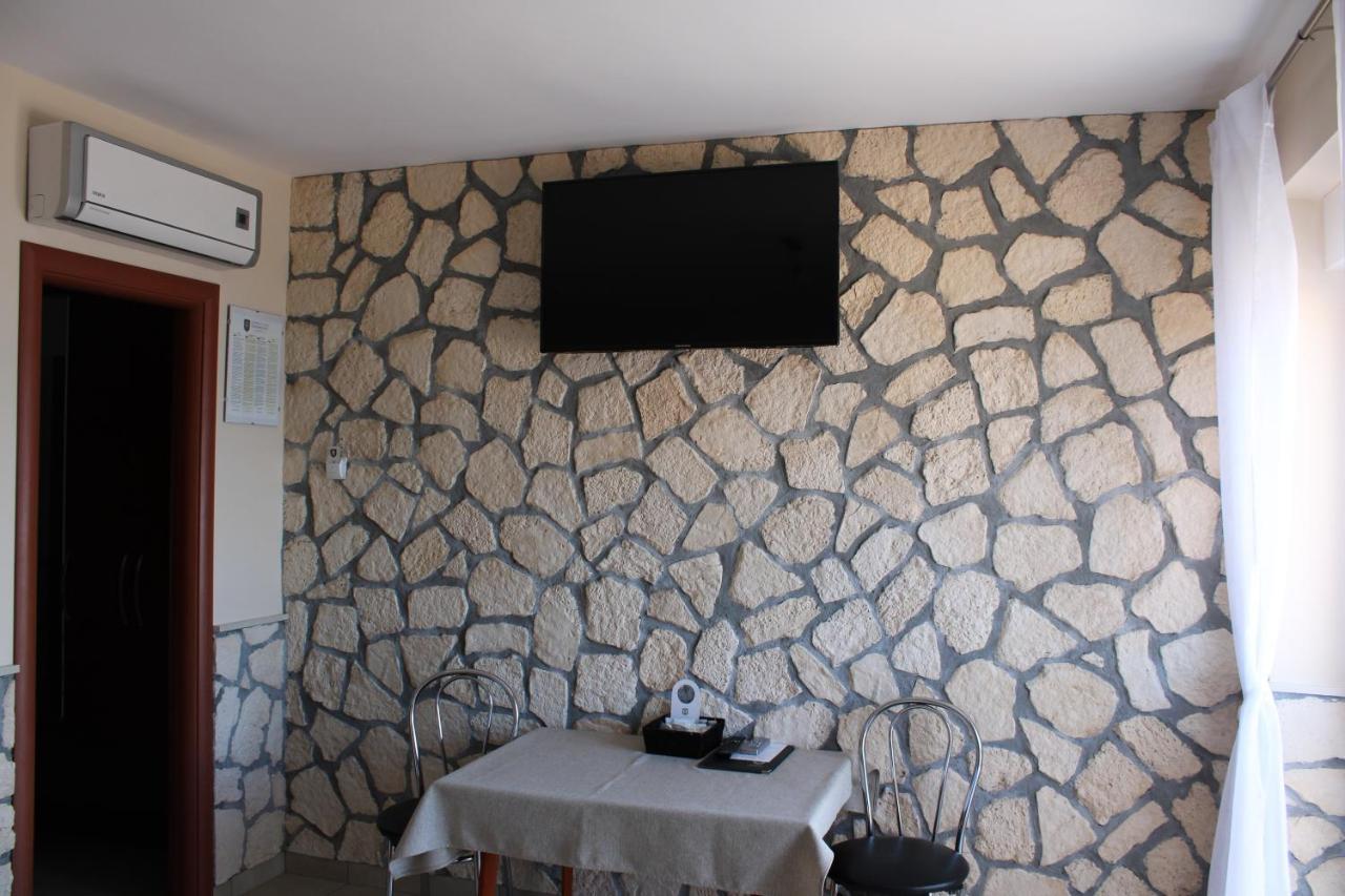 Dalmacija Bed & Breakfast Omis Exterior photo