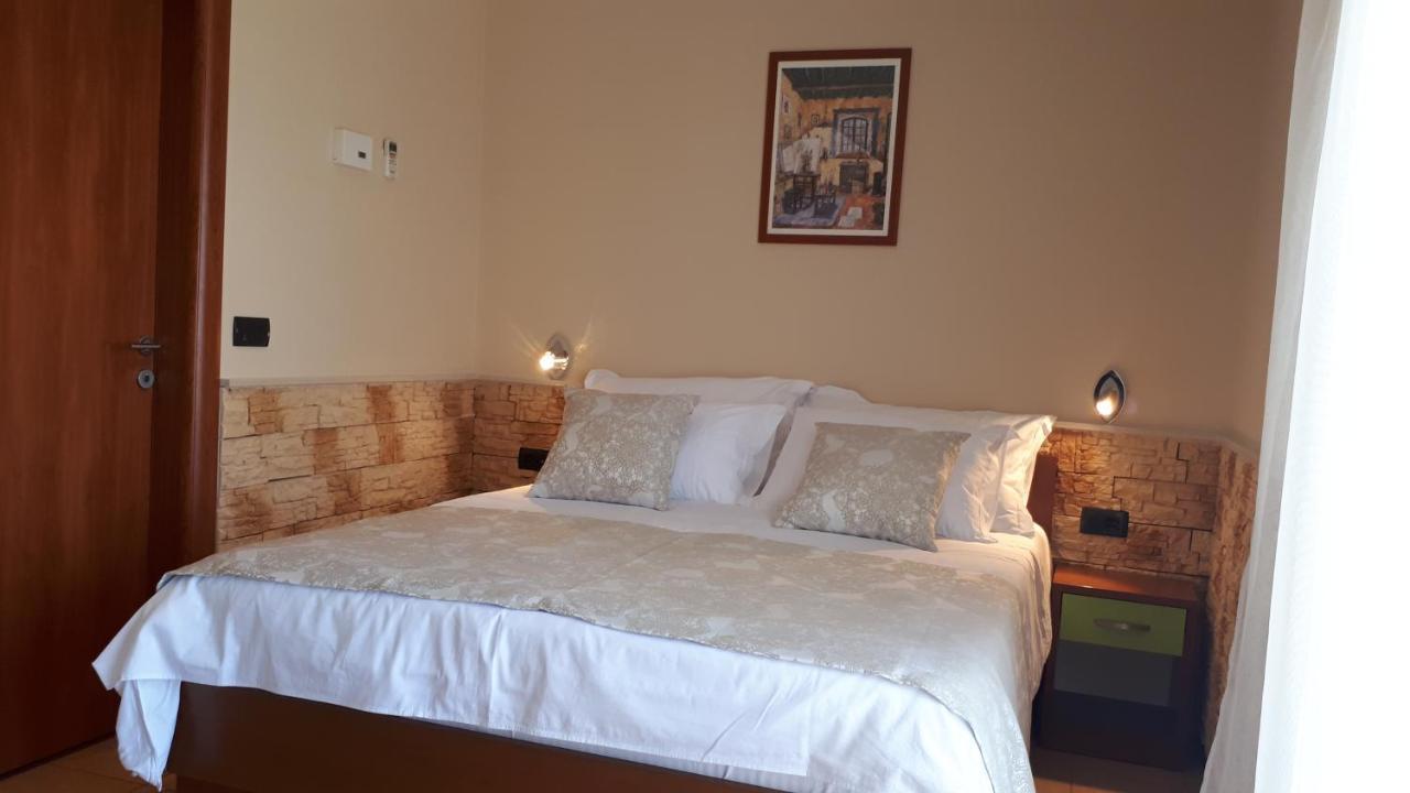 Dalmacija Bed & Breakfast Omis Exterior photo